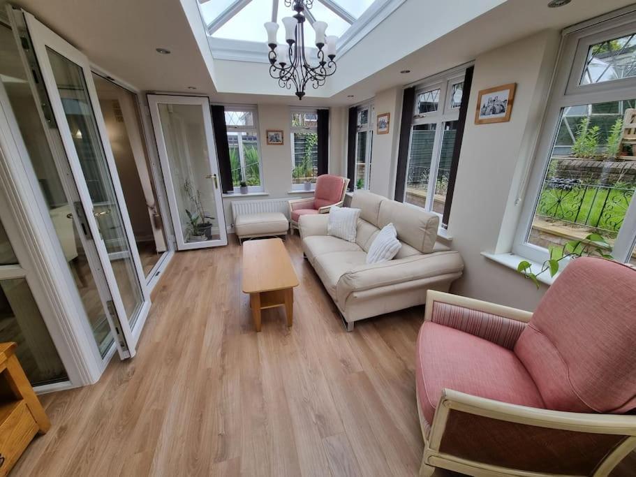 Charming Coastal Bungalow Cayton Eksteriør billede